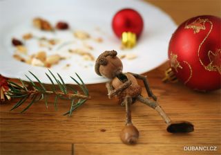 Já mu říkal, aby to s tím cukrovím nepřeháněl... I told him not to go overboard with the Christmas cookies...